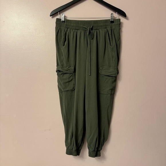 Torrid Relaxed Fit Jogger - Challis Olive Green Women Size 00 - Picture 4 of 8